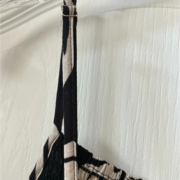 Angie Black and Cream Floral Dress- Size Medium with Adjustable straps - Picture 4 of 6